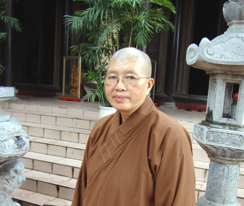 Sư thầy Thích Đàm Lan - Trụ trì chùa Bố Đề